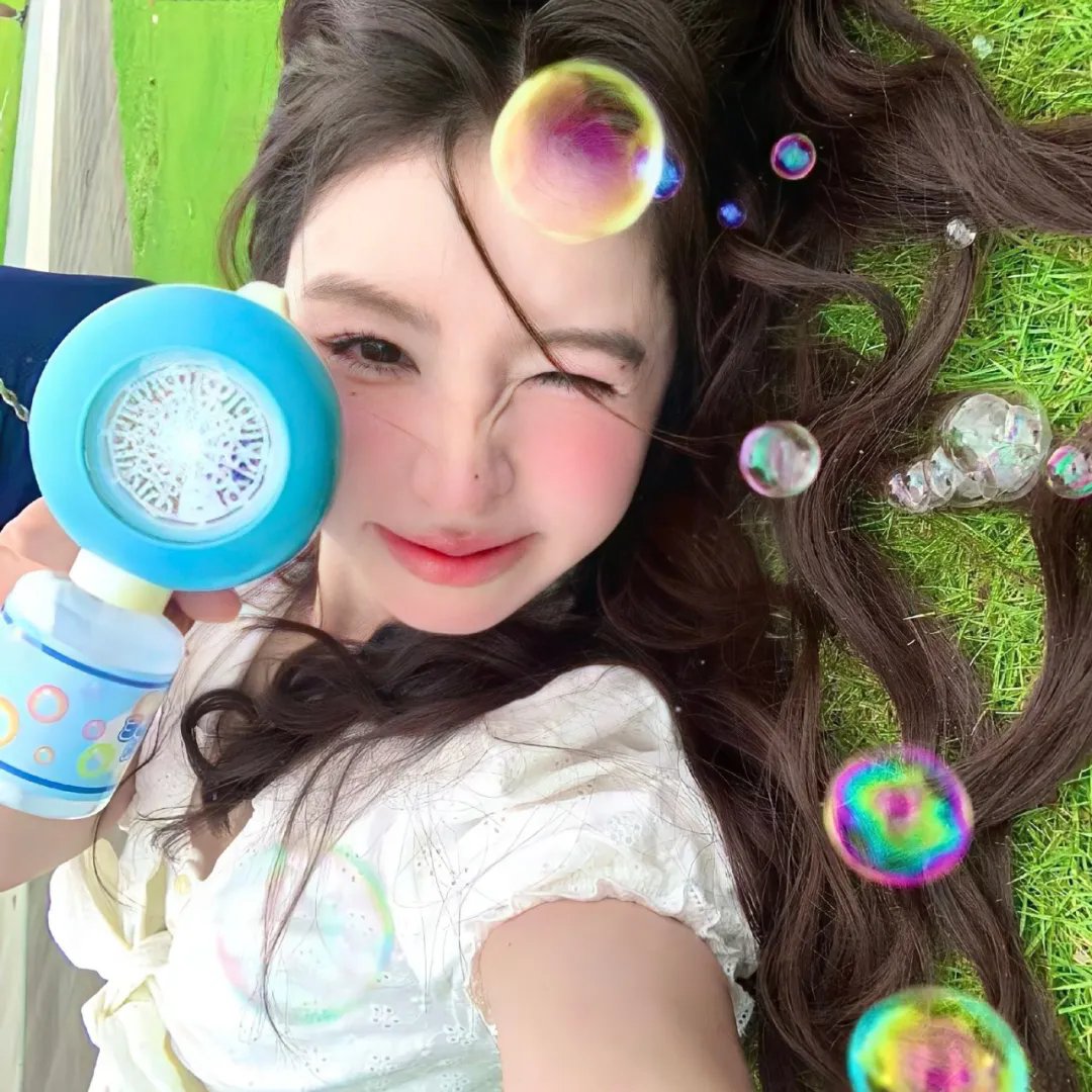 镜中秘影